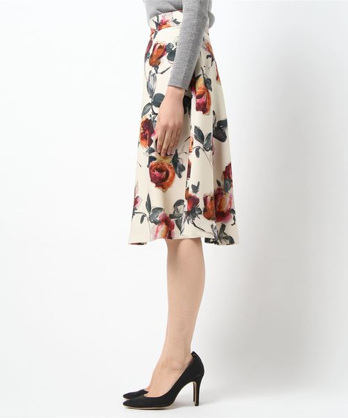 SWINGLE（スウィングル）の「オリジナル柄サハラフラワープリントスカート◆（スカート・レディース・ベージュ系その他/グレー系その他・SMALL/MEDIUM）」の3枚目の写真