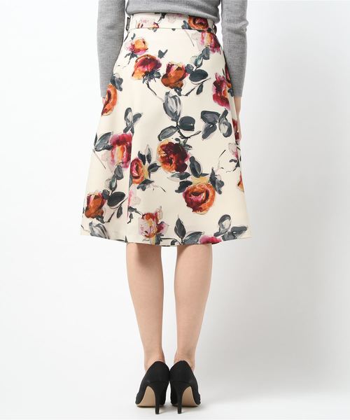 SWINGLE（スウィングル）の「オリジナル柄サハラフラワープリントスカート◆（スカート・レディース・ベージュ系その他/グレー系その他・SMALL/MEDIUM）」の4枚目の写真