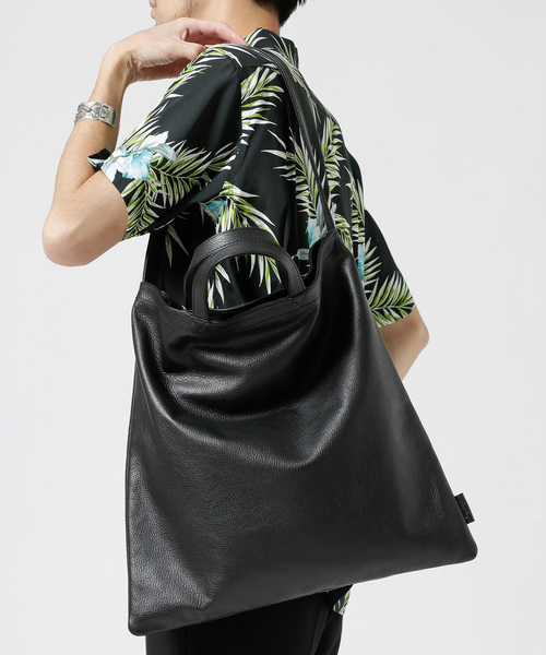 SEEKER（シーカー）の「SEEKER/別注レザーワンショルダーバッグ（ショルダーバッグ・メンズ・ブラック/ネイビー/ブラウン・FREE）」の2枚目の写真