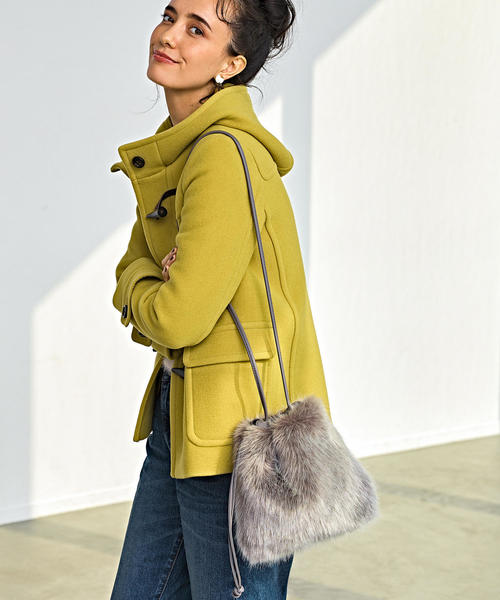 green label relaxing（グリーンレーベルリラクシング）の「KFC F/FUR キンチャク 2WAYバッグ（ショルダーバッグ・レディース・ブラック/パープル/レッド/ベージュ/ライトグレー/モカ/ピンク・FREE）」の3枚目の写真