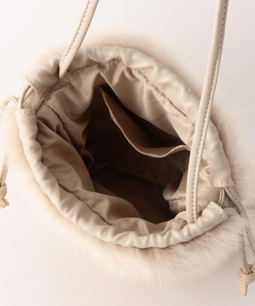 green label relaxing（グリーンレーベルリラクシング）の「KFC F/FUR キンチャク 2WAYバッグ（ショルダーバッグ・レディース・ブラック/パープル/レッド/ベージュ/ライトグレー/モカ/ピンク・FREE）」の20枚目の写真