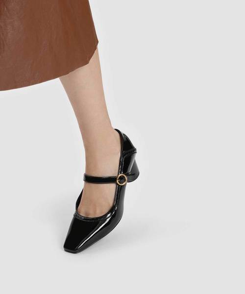 CHARLES & KEITH(チャールズ & キース)の「ブロウグディテールメリージェーン / BROGUE DETAIL MARY JANES(ローファー・レディース・ブラック/マスタード・22.5cm/23cm/23.5cm/24.5cm/25cm)」の3枚目の写真
