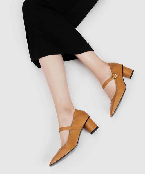 CHARLES & KEITH(チャールズ & キース)の「ブロウグディテールメリージェーン / BROGUE DETAIL MARY JANES(ローファー・レディース・ブラック/マスタード・22.5cm/23cm/23.5cm/24.5cm/25cm)」の9枚目の写真