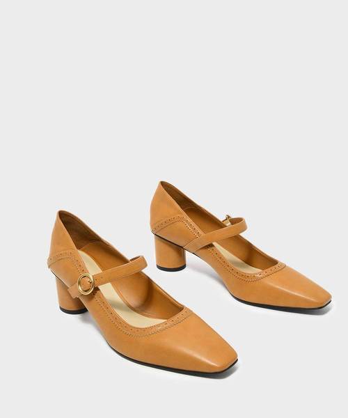 CHARLES & KEITH(チャールズ & キース)の「ブロウグディテールメリージェーン / BROGUE DETAIL MARY JANES(ローファー・レディース・ブラック/マスタード・22.5cm/23cm/23.5cm/24.5cm/25cm)」の10枚目の写真