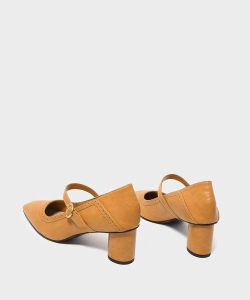 CHARLES & KEITH(チャールズ & キース)の「ブロウグディテールメリージェーン / BROGUE DETAIL MARY JANES(ローファー・レディース・ブラック/マスタード・22.5cm/23cm/23.5cm/24.5cm/25cm)」の11枚目の写真