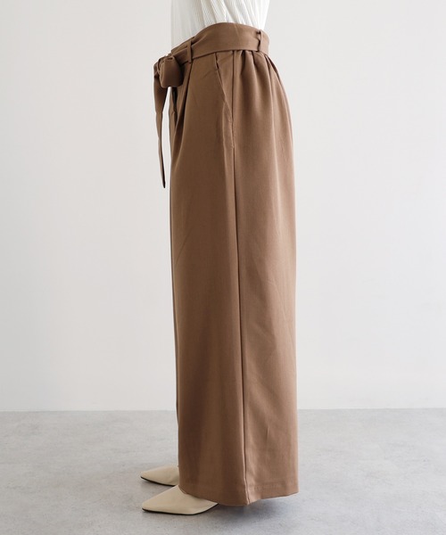 andme（アンドミー）の「きれいめツイル美脚ウエストリボンタックワイドパンツ（スラックス・レディース・ブラック/ネイビー/ピンク/ベージュ系その他/ダークカーキ/マスタード/グリーン系その他/チャコールグレー/グレー系その他/オレンジ系その他/モカ/ベージュ系その他2/ラベンダー/ベージュ系その他3・L/S/M/XL/XXL）」の15枚目の写真