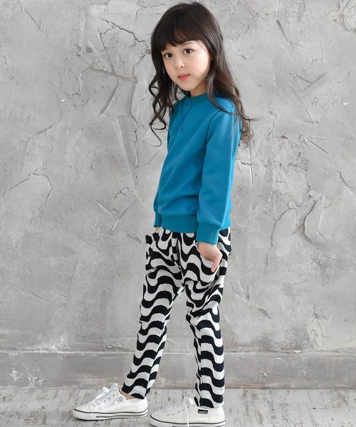 Bee des Bee(ビーデスビー)の「スウェット サルエル テーパードパンツ(スウェットパンツ・キッズ・ブラック系その他2/ストライプ/ドット/チェック/ブラック系その他/ホワイト×グレー/ブラック系その他6/ブラック系その他4/その他/ブラック系その他5/ブルー系その他/ネイビー/グレー/ブラック系その他3/ワインレッド/ブラック・110cm/120cm/140cm/130cm/100cm/90cm)」の9枚目の写真