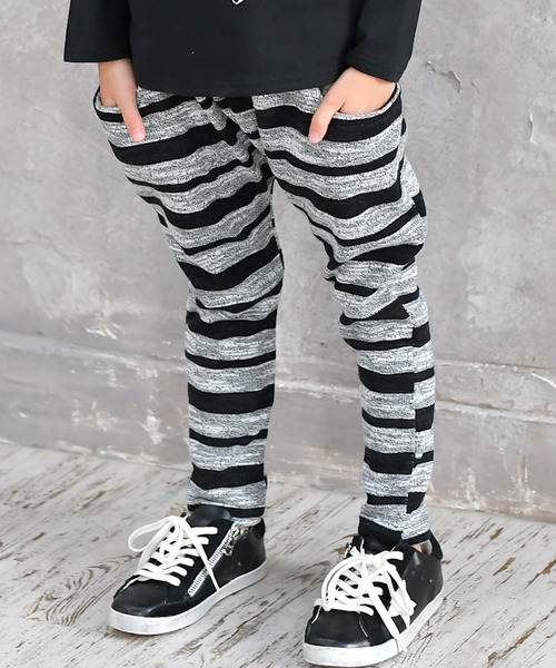 Bee des Bee(ビーデスビー)の「スウェット サルエル テーパードパンツ(スウェットパンツ・キッズ・ブラック系その他2/ストライプ/ドット/チェック/ブラック系その他/ホワイト×グレー/ブラック系その他6/ブラック系その他4/その他/ブラック系その他5/ブルー系その他/ネイビー/グレー/ブラック系その他3/ワインレッド/ブラック・110cm/120cm/140cm/130cm/100cm/90cm)」の7枚目の写真