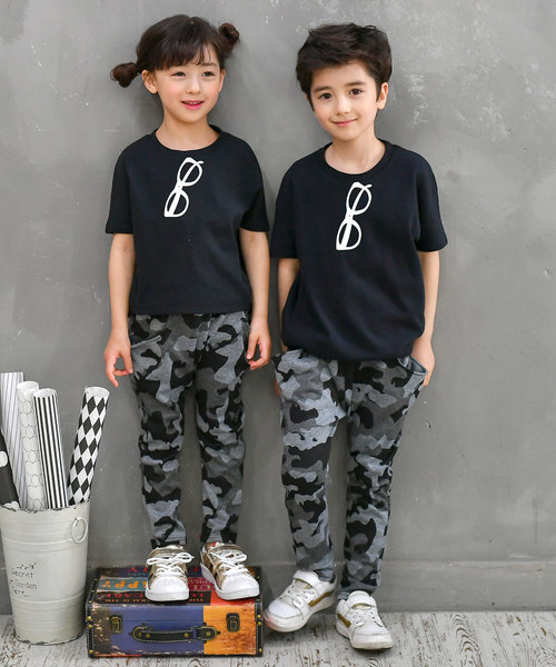 Bee des Bee(ビーデスビー)の「スウェット サルエル テーパードパンツ(スウェットパンツ・キッズ・ブラック系その他2/ストライプ/ドット/チェック/ブラック系その他/ホワイト×グレー/ブラック系その他6/ブラック系その他4/その他/ブラック系その他5/ブルー系その他/ネイビー/グレー/ブラック系その他3/ワインレッド/ブラック・110cm/120cm/140cm/130cm/100cm/90cm)」の17枚目の写真