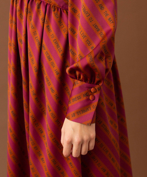 UNITED TOKYO（ユナイテッドトウキョウ）の「テキストロングタイ  