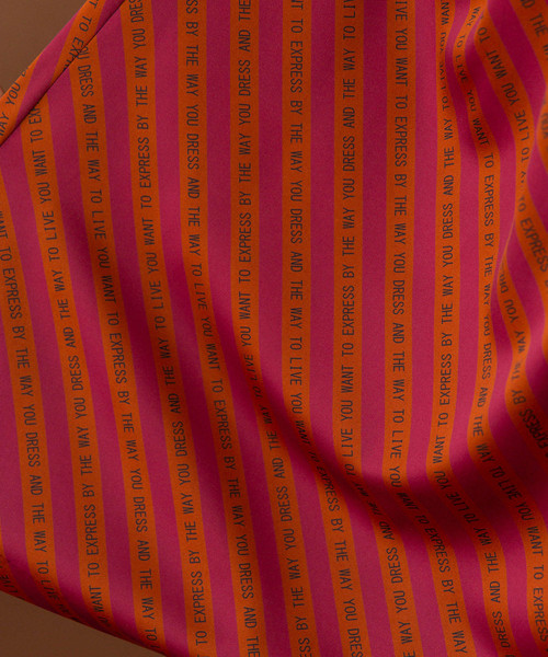 UNITED TOKYO（ユナイテッドトウキョウ）の「テキストロングタイ  