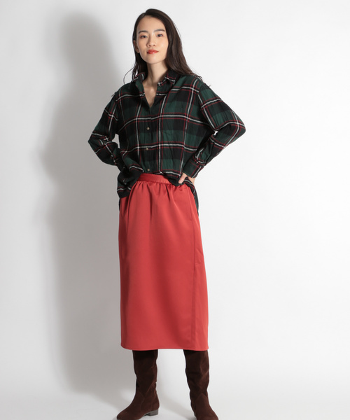 niko and...(ニコアンド)の「マットサテン裏起毛スカート(スカート・レディース・ネイビー/キャメル/レッド・LARGE/MEDIUM)」の4枚目の写真