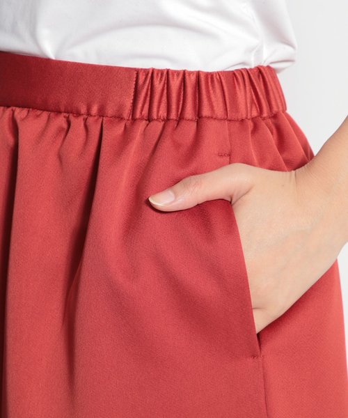 niko and...(ニコアンド)の「マットサテン裏起毛スカート(スカート・レディース・ネイビー/キャメル/レッド・LARGE/MEDIUM)」の12枚目の写真