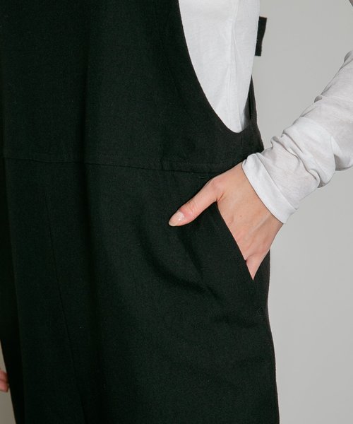 Curensology（カレンソロジー）の「Curensology(カレンソロジー)/ウールタンブラーサロペット（サロペット/オーバーオール・レディース・ブラック・FREE）」の4枚目の写真