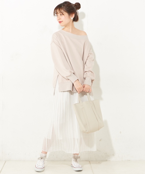 natural couture（ナチュラルクチュール）の「裏毛ビックプルオーバー（スウェット・レディース・オフホワイト/スミクロ/ベージュ/サックスブルー・FREE）」の4枚目の写真