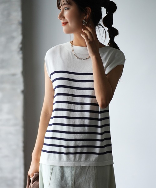 SAISON DE PAPILLON(セゾンドパピヨン)の「ベーシックノースリーブサマーニット(Tシャツ/カットソー・レディース・ホワイト/ブラック/ブルー/ベージュ/ブラウン/ピンク/ブルー系その他/グリーン系その他/ネイビー・フリー)」の8枚目の写真