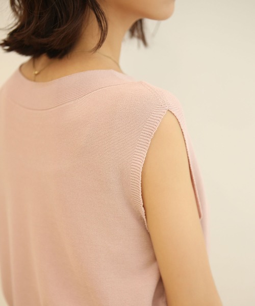 SAISON DE PAPILLON(セゾンドパピヨン)の「ベーシックノースリーブサマーニット(Tシャツ/カットソー・レディース・ホワイト/ブラック/ブルー/ベージュ/ブラウン/ピンク/ブルー系その他/グリーン系その他/ネイビー・フリー)」の18枚目の写真