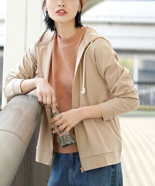 zootie(ズーティー)の「【汗が染みない!サッと羽織ってUV対策にも♪】 汗しみない パーカー 汗染み防止(パーカー・レディース・ラベンダー/オフホワイト/フューシャピンク/ライトブルー/ネイビー/カーキ/パープル/ロイヤルブルー/杢グレー/ブラック/キャメル/イエロー/グレイッシュブルー/グレイッシュベージュ/ライトカーキ/オレンジ系その他/ブラウン/オレンジ系その他2/モカ/パープル系その他/アイボリー/ダークグリーン/ダークブラウン/ブルー系その他2/ミント/レッド系その他/イエロー系その他・M/LL/3L/L)」の9枚目の写真