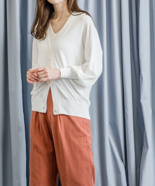 Emma Taylor(エマテイラー)の「シェルボタンシアーアンサンブルニット(アンサンブル・レディース・ブラック/オフホワイト/ブルー・FREE)」の11枚目の写真