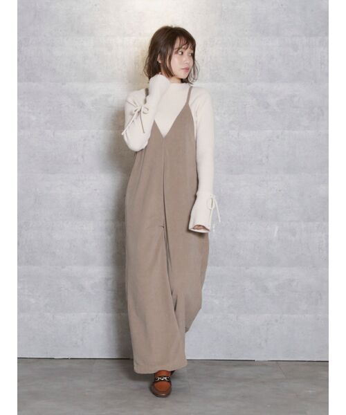 dazzlin（ダズリン）の「ふわとろフレアスリーブトップス（ニット/セーター・レディース・ブラック/ブラウン/アイボリー・FREE）」の4枚目の写真