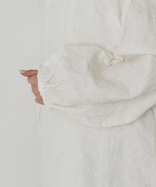 PUAL CE CIN（ピュアルセシン）の「ボタニカル刺繍ワンピース（ワンピース・レディース・ホワイト/グレー・FREE）」の15枚目の写真