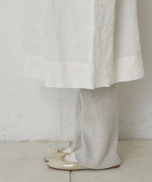 PUAL CE CIN（ピュアルセシン）の「ボタニカル刺繍ワンピース（ワンピース・レディース・ホワイト/グレー・FREE）」の16枚目の写真