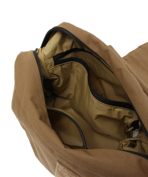 bpr BEAMS(ビーピーアール ビームス )の「MYSTERY RANCH / A5 BAG(ショルダーバッグ・メンズ・ブラック/ブラウン系その他/その他1・ONE SIZE)」の12枚目の写真