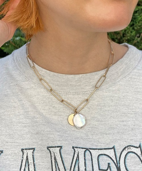 Factor=(ファクターイコール)の「淡水パールチェーンネックレス(ネックレス・レディース・アンティークゴールド/アンティークシルバー・FREE)」の3枚目の写真