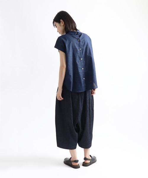 ALCEDO (アルセド)の「【 ALCEDO / アルセド 】 バックボタンリネンブラウス 111001 2 3 BL ALI(シャツ/ブラウス・レディース・ホワイト/アイボリー/ネイビー系・FREE)」の12枚目の写真