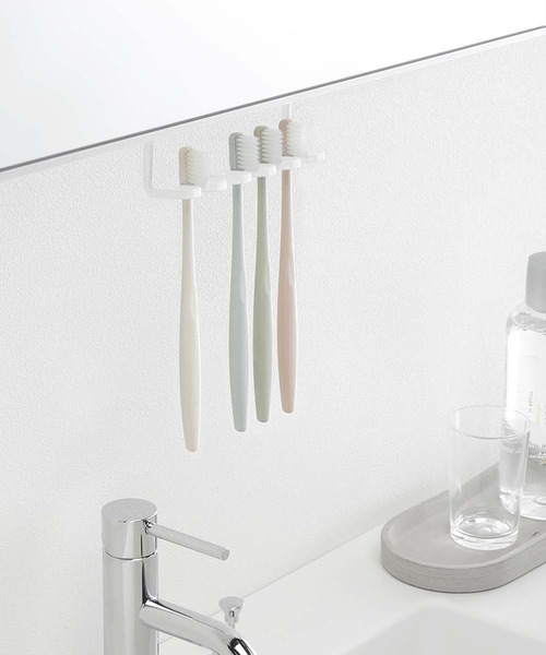 LBC(エルビーシー)の「【WEB限定】tower 戸棚下歯ブラシホルダ−(収納グッズ・レディース・ホワイト/ブラック・FREE)」の7枚目の写真
