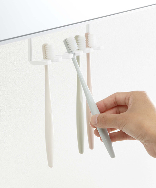 LBC(エルビーシー)の「【WEB限定】tower 戸棚下歯ブラシホルダ−(収納グッズ・レディース・ホワイト/ブラック・FREE)」の10枚目の写真