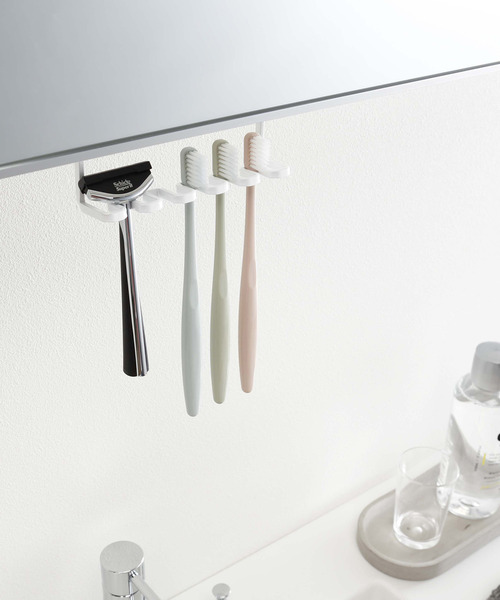 LBC(エルビーシー)の「【WEB限定】tower 戸棚下歯ブラシホルダ−(収納グッズ・レディース・ホワイト/ブラック・FREE)」の19枚目の写真