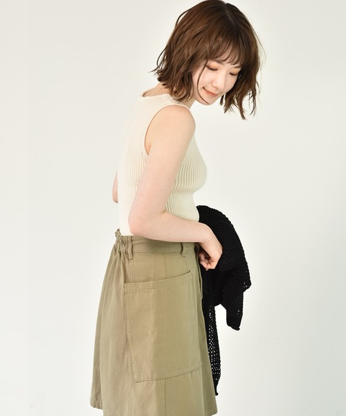 RETRO GIRL(レトロガール)の「スクエアリブニットタンク(タンクトップ・レディース・ライトグレー/ブラック/オフホワイト/オレンジ/グリーン・FREE)」の7枚目の写真