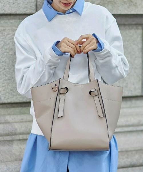 &. NOSTALGIA(アンドドットノスタルジア)の「扇形トートバッグ ラージ(トートバッグ・レディース・キャメル/グレイッシュベージュ/アイボリー/ブルー/ブラック系その他/ブラウン系その他/ベージュ系その他・FREE)」の5枚目の写真