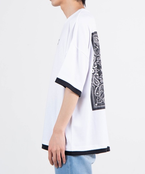 WEGO（ウィゴー）の「WEGO/バンダナプリントレイヤードビックシルエット半袖Tシャツ（Tシャツ/カットソー・メンズ・ホワイト/ブラック/イエロー・MEDIUM/LARGE）」の18枚目の写真