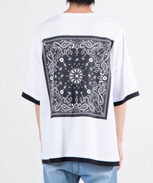 WEGO（ウィゴー）の「WEGO/バンダナプリントレイヤードビックシルエット半袖Tシャツ（Tシャツ/カットソー・メンズ・ホワイト/ブラック/イエロー・MEDIUM/LARGE）」の19枚目の写真