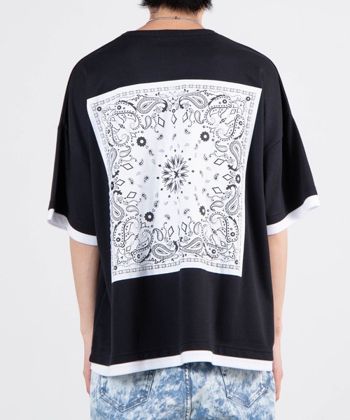 WEGO（ウィゴー）の「WEGO/バンダナプリントレイヤードビックシルエット半袖Tシャツ（Tシャツ/カットソー・メンズ・ホワイト/ブラック/イエロー・MEDIUM/LARGE）」の21枚目の写真