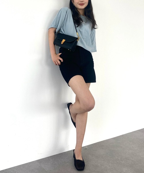 emutto（エミュット）の「【オリジナル】emutto刺繍 クロップT（Tシャツ/カットソー・レディース・ホワイト/ブルー/チャコールグレー・FREE）」の4枚目の写真