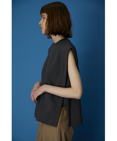 RIM.ARK（リムアーク）の「Square knit vest（タンクトップ・レディース・ネイビー/グレー/ライトベージュ・FREE）」の5枚目の写真