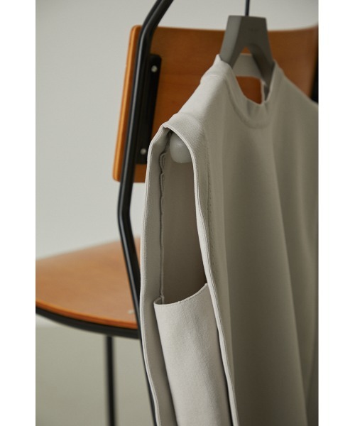 RIM.ARK（リムアーク）の「Square knit vest（タンクトップ・レディース・ネイビー/グレー/ライトベージュ・FREE）」の11枚目の写真