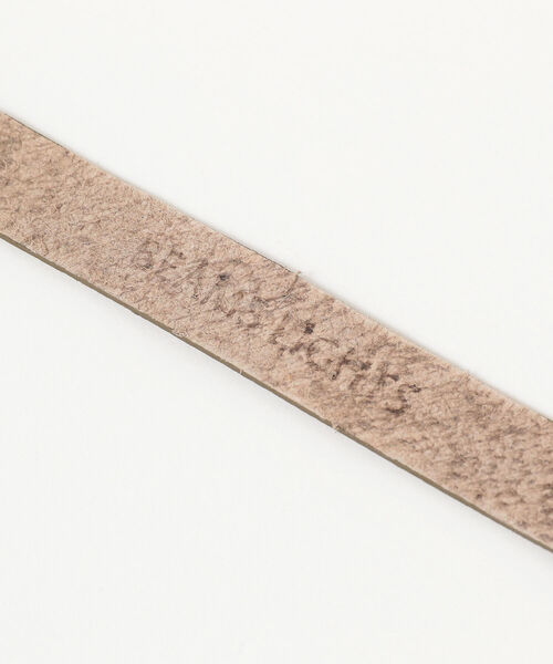 BEAMS LIGHTS(ビームスライツ)の「BEAMS LIGHTS / レザー ナロー ブレスレット(ブレスレット・メンズ・ベージュ/ブラック・ONE SIZE)」の8枚目の写真