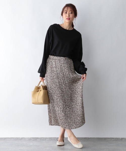 GLOBAL WORK（グローバルワーク）の「袖ボリュームロンＴ/957150（Tシャツ/カットソー・レディース・ホワイト/ブラック/その他/ダークグレー/キャメル・MEDIUM/LARGE）」の16枚目の写真