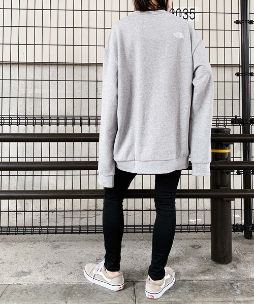 THE NORTH FACE(ザノースフェイス)の「【THE NORTH FACE】( ザ・ノースフェイス)ロゴ入り オーバーサイズ クルーネックスウェット DAILY LOGO SWEATSHIRTS(スウェット・レディース・グレー/ブラック・XL/L/M)」の16枚目の写真