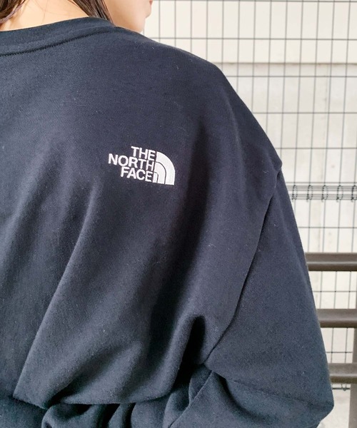 THE NORTH FACE(ザノースフェイス)の「【THE NORTH FACE】( ザ・ノースフェイス)ロゴ入り オーバーサイズ クルーネックスウェット DAILY LOGO SWEATSHIRTS(スウェット・レディース・グレー/ブラック・XL/L/M)」の6枚目の写真