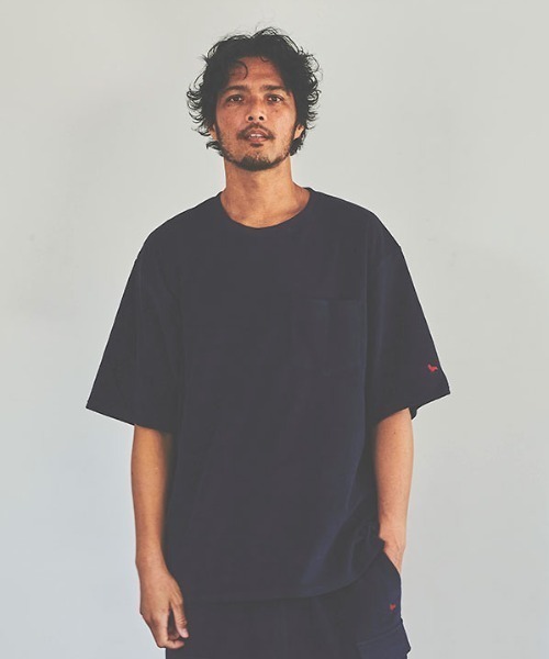 Modern Amusement(モダンアミューズメント)の「ModernAmusement/モダンアミューズメント/POCKET TEE(Tシャツ/カットソー・メンズ・ピンク/グレー/ブラック/グリーン/ブルー・LARGE/MEDIUM/SMALL)」の1枚目の写真