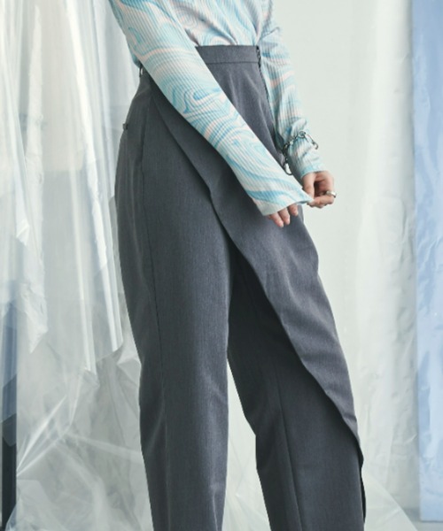 VACANCY（ヴァカンシー）の「アシンメトリーラップスラックスパンツ（スラックス・レディース・ブラック/ブルー・FREE）」の9枚目の写真