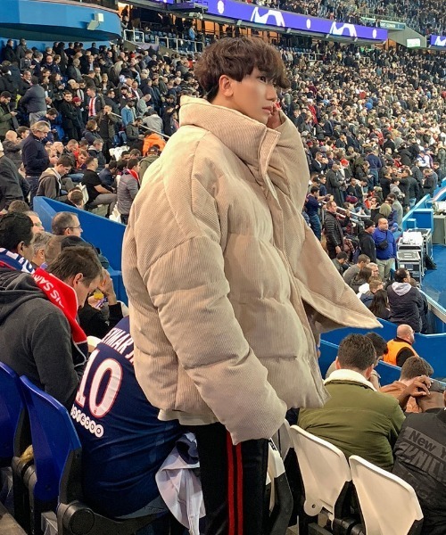 ASCLO（エジュクロ）の「ASCLO オーバーコーデュロイダックショートダウン（ダウンジャケット/コート・メンズ・アイボリー/ブラック・FREE）」の2枚目の写真