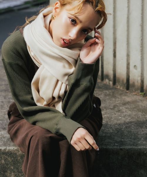 Johnstons of Elgin(ジョンストンズオブエルガン)の「Johnstons/ジョンストンズ ストール 無地 チェック カシミヤ(ストール/ショール・メンズ・ネイビー/グレー/マルチ/ブラック系その他/グレー系その他/グリーン系その他/ブルー系その他/バーガンディー/レッド系その他/チャコール/ブラック系その他2/ブルー系その他2/ブルー系その他3/レッド系その他2/ライトピンク/グレー系その他2/キャメル/ナチュラル/グリーン/カーキ/ピンク/イエロー/オレンジ/レッド/ブラウン・FREE)」の9枚目の写真