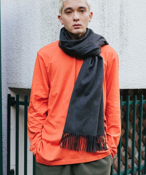 Johnstons of Elgin(ジョンストンズオブエルガン)の「Johnstons/ジョンストンズ ストール 無地 チェック カシミヤ(ストール/ショール・メンズ・ネイビー/グレー/マルチ/ブラック系その他/グレー系その他/グリーン系その他/ブルー系その他/バーガンディー/レッド系その他/チャコール/ブラック系その他2/ブルー系その他2/ブルー系その他3/レッド系その他2/ライトピンク/グレー系その他2/キャメル/ナチュラル/グリーン/カーキ/ピンク/イエロー/オレンジ/レッド/ブラウン・FREE)」の6枚目の写真