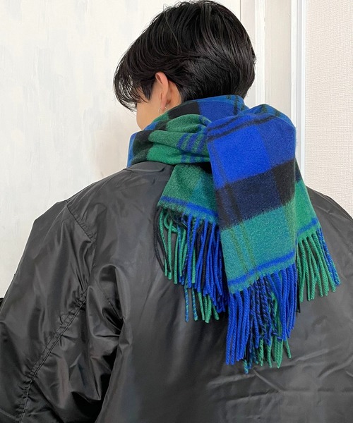 Johnstons of Elgin(ジョンストンズオブエルガン)の「Johnstons/ジョンストンズ ストール 無地 チェック カシミヤ(ストール/ショール・メンズ・ネイビー/グレー/マルチ/ブラック系その他/グレー系その他/グリーン系その他/ブルー系その他/バーガンディー/レッド系その他/チャコール/ブラック系その他2/ブルー系その他2/ブルー系その他3/レッド系その他2/ライトピンク/グレー系その他2/キャメル/ナチュラル/グリーン/カーキ/ピンク/イエロー/オレンジ/レッド/ブラウン・FREE)」の16枚目の写真
